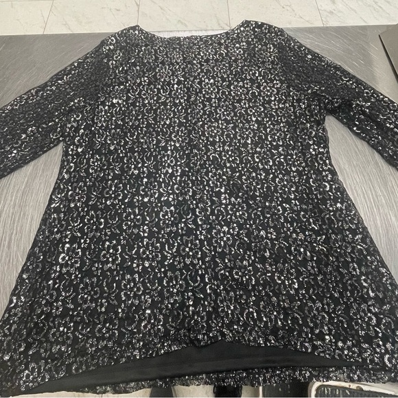 Chic Black Lace Women's Blouse - Picture 3 of 4